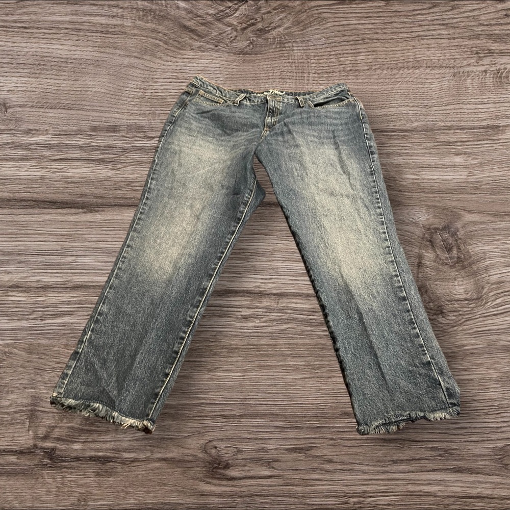 Universal Thread Women’s High Rise Straight Jeans Size 16/33R Fringed Hem